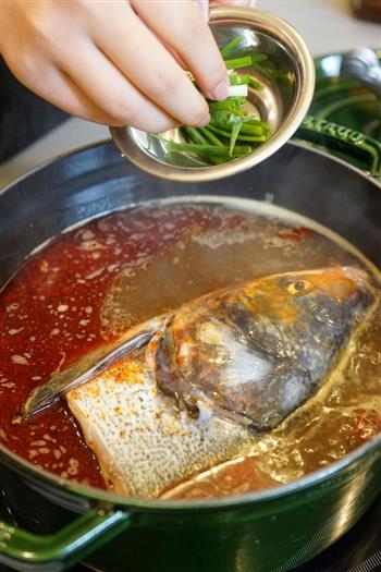 梁食鱼头火锅怎么做，梁食鱼头火锅怎么做好吃，梁食鱼头火锅做法