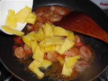 泰式菠萝虾球怎么做，泰式菠萝虾球怎么做好吃，泰式菠萝虾球做法
