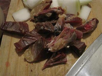 咸鸭炖鲫鱼火锅怎么做，咸鸭炖鲫鱼火锅怎么做好吃，咸鸭炖鲫鱼火锅做法