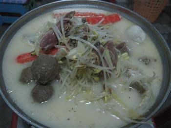 咸鸭炖鲫鱼火锅怎么做，咸鸭炖鲫鱼火锅怎么做好吃，咸鸭炖鲫鱼火锅做法