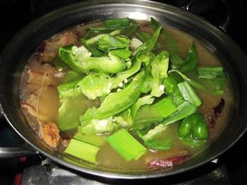 湖南特色腊肉火锅怎么做，湖南特色腊肉火锅怎么做好吃，湖南特色腊肉火锅做法