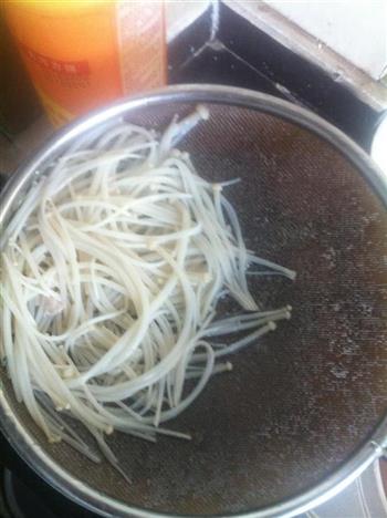 骨头金针菇豆腐汤怎么做,骨头金针菇豆腐汤怎么做好吃,骨头金针菇豆腐汤做法 骨头金针菇豆腐汤怎么做,骨头金针菇豆腐汤怎么做好吃,骨头金针菇豆腐汤做法