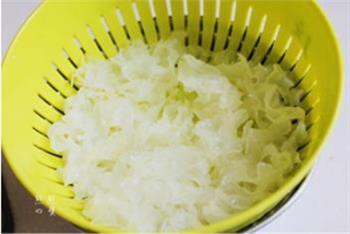 冰镇绿豆雪耳小丸子怎么做，冰镇绿豆雪耳小丸子怎么做好吃，冰镇绿豆雪耳小丸子做法