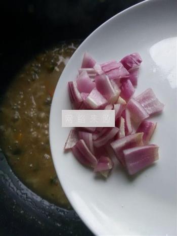 洋葱小南瓜疙瘩汤怎么做，洋葱小南瓜疙瘩汤怎么做好吃，洋葱小南瓜疙瘩汤做法