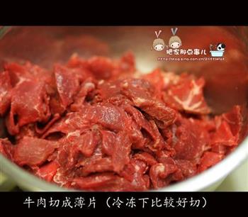 韩式牛肉蘑菇粉条锅怎么做，韩式牛肉蘑菇粉条锅怎么做好吃，韩式牛肉蘑菇粉条锅做法