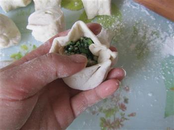 烤韭菜包怎么做，烤韭菜包怎么做好吃，烤韭菜包做法