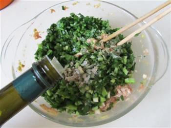 烤韭菜包怎么做，烤韭菜包怎么做好吃，烤韭菜包做法