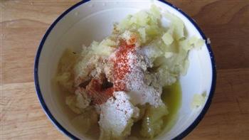 土豆香肠饼怎么做，土豆香肠饼怎么做好吃，土豆香肠饼做法