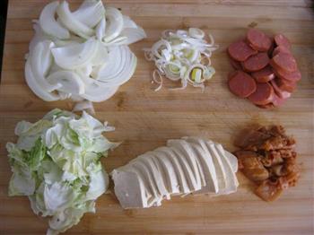 韩式泡菜部队锅怎么做，韩式泡菜部队锅怎么做好吃，韩式泡菜部队锅做法