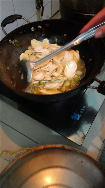 清炒鸡腿菇怎么做，清炒鸡腿菇怎么做好吃，清炒鸡腿菇做法