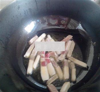 酸菜炖土豆怎么做，酸菜炖土豆怎么做好吃，酸菜炖土豆做法