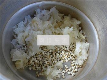 枸杞银耳薏米仁甜汤怎么做，枸杞银耳薏米仁甜汤怎么做好吃，枸杞银耳薏米仁甜汤做法