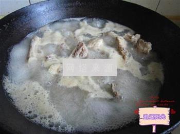 玉米排骨汤怎么做，玉米排骨汤怎么做好吃，玉米排骨汤做法