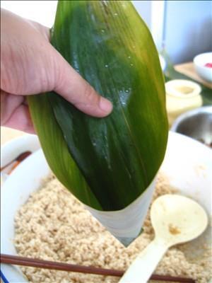 咸蛋黄五花肉粽怎么做，咸蛋黄五花肉粽怎么做好吃，咸蛋黄五花肉粽做法