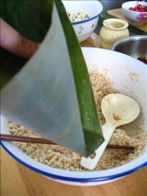 咸蛋黄五花肉粽怎么做，咸蛋黄五花肉粽怎么做好吃，咸蛋黄五花肉粽做法