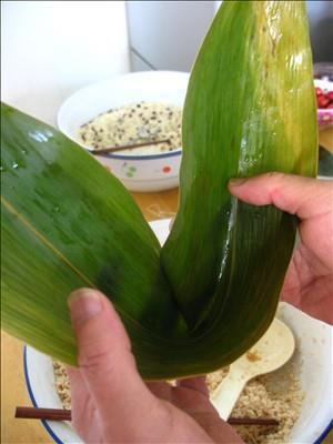 咸蛋黄五花肉粽怎么做，咸蛋黄五花肉粽怎么做好吃，咸蛋黄五花肉粽做法