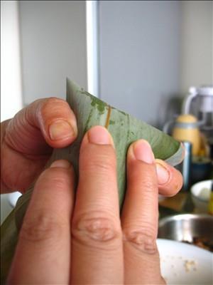 咸蛋黄五花肉粽怎么做，咸蛋黄五花肉粽怎么做好吃，咸蛋黄五花肉粽做法