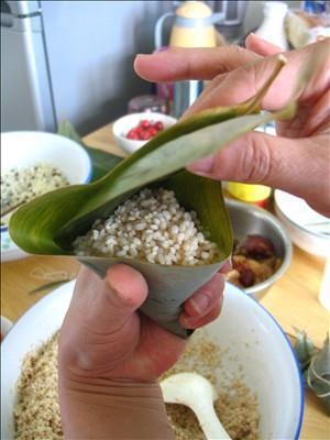 咸蛋黄五花肉粽怎么做，咸蛋黄五花肉粽怎么做好吃，咸蛋黄五花肉粽做法