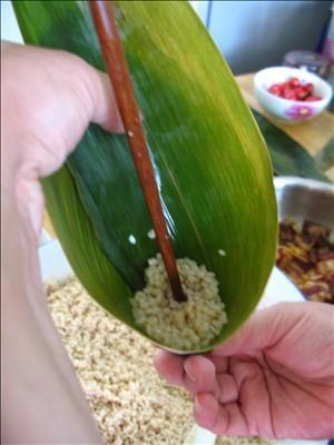 咸蛋黄五花肉粽怎么做，咸蛋黄五花肉粽怎么做好吃，咸蛋黄五花肉粽做法