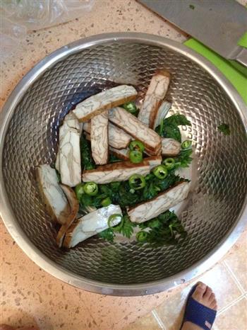 香干芹菜怎么做，香干芹菜怎么做好吃，香干芹菜做法