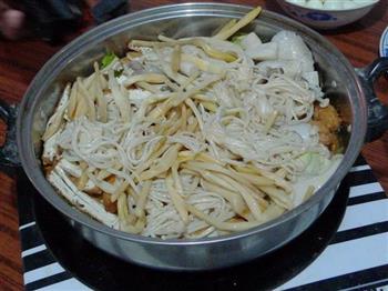 吉庆团圆火锅怎么做，吉庆团圆火锅怎么做好吃，吉庆团圆火锅做法