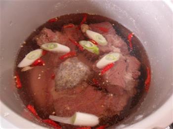 家常牛肉火锅怎么做，家常牛肉火锅怎么做好吃，家常牛肉火锅做法