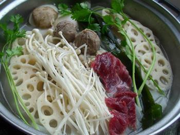 牛肉火锅怎么做，牛肉火锅怎么做好吃，牛肉火锅做法