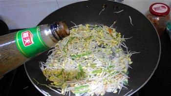 素炒黄豆芽怎么做，素炒黄豆芽怎么做好吃，素炒黄豆芽做法