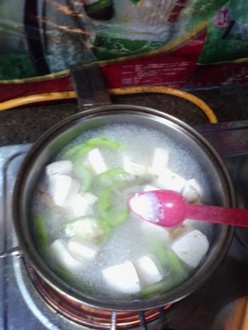 丝瓜豆腐汤怎么做，丝瓜豆腐汤怎么做好吃，丝瓜豆腐汤做法