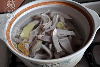 莲子肚片汤怎么做，莲子肚片汤怎么做好吃，莲子肚片汤做法