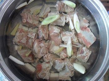 排骨鲜汤什锦火锅怎么做，排骨鲜汤什锦火锅怎么做好吃，排骨鲜汤什锦火锅做法