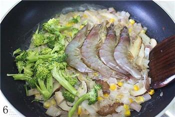 鲜虾椰浆焗意面怎么做，鲜虾椰浆焗意面怎么做好吃，鲜虾椰浆焗意面做法