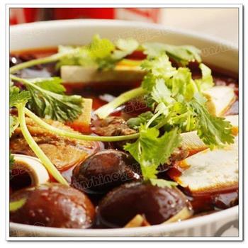 麻辣鸡火锅怎么做，麻辣鸡火锅怎么做好吃，麻辣鸡火锅做法