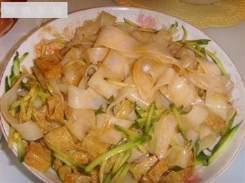DIY凉皮怎么做，DIY凉皮怎么做好吃，DIY凉皮做法