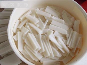 香菇肉丝汤年糕怎么做，香菇肉丝汤年糕怎么做好吃，香菇肉丝汤年糕做法