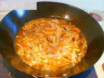 香菇肉丝汤年糕怎么做，香菇肉丝汤年糕怎么做好吃，香菇肉丝汤年糕做法