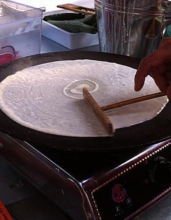自制煎饼果子怎么做，自制煎饼果子怎么做好吃，自制煎饼果子做法
