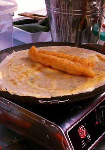 自制煎饼果子怎么做，自制煎饼果子怎么做好吃，自制煎饼果子做法