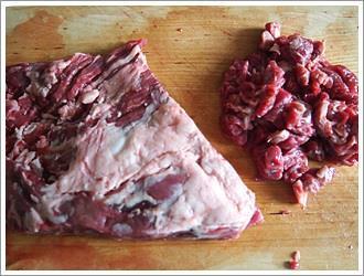 煎烤麻辣孜然牛肉串怎么做，煎烤麻辣孜然牛肉串怎么做好吃，煎烤麻辣孜然牛肉串做法