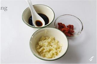 芝麻枸杞拌菠菜怎么做，芝麻枸杞拌菠菜怎么做好吃，芝麻枸杞拌菠菜做法