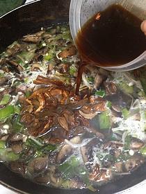 酥皮奶油菌菇汤怎么做，酥皮奶油菌菇汤怎么做好吃，酥皮奶油菌菇汤做法