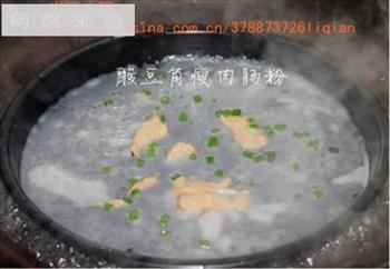 酸豆角瘦肉肠粉怎么做，酸豆角瘦肉肠粉怎么做好吃，酸豆角瘦肉肠粉做法