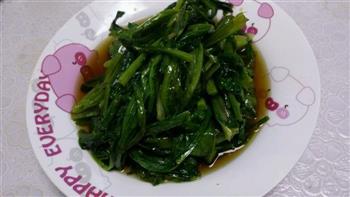 清炒油麦菜怎么做，清炒油麦菜怎么做好吃，清炒油麦菜做法