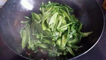 清炒油麦菜怎么做，清炒油麦菜怎么做好吃，清炒油麦菜做法