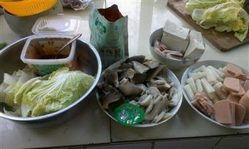 韩式辣白菜年糕火锅思密达怎么做，韩式辣白菜年糕火锅思密达怎么做好吃，韩式辣白菜年糕火锅思密达做法