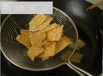 麻辣锅巴怎么做，麻辣锅巴怎么做好吃，麻辣锅巴做法