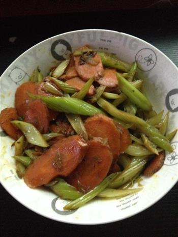 素炒芹菜红萝卜怎么做，素炒芹菜红萝卜怎么做好吃，素炒芹菜红萝卜做法
