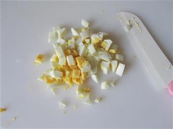 鸡蛋三明治怎么做，鸡蛋三明治怎么做好吃，鸡蛋三明治做法