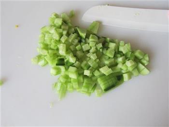鸡蛋三明治怎么做，鸡蛋三明治怎么做好吃，鸡蛋三明治做法