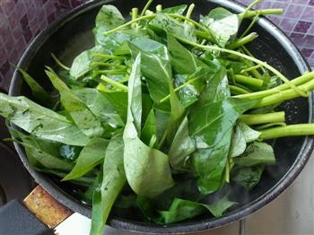 蒜茸空心菜怎么做，蒜茸空心菜怎么做好吃，蒜茸空心菜做法